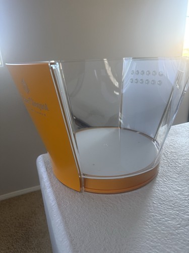 Veuve clicquot clear comet - veuve,