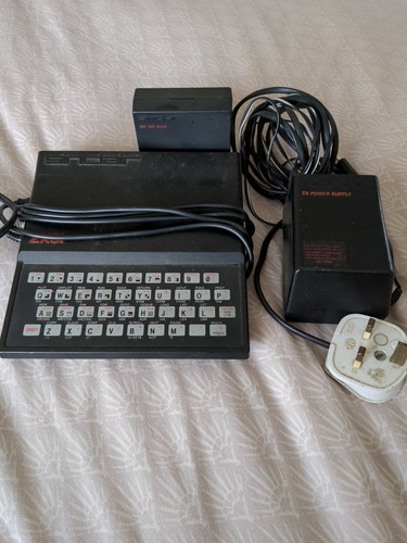 Sinclair zx81 computer parts - ,