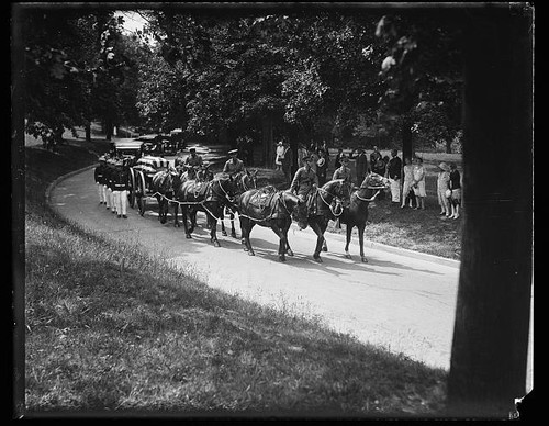 Photo 1930s funeral - photo:1930s,