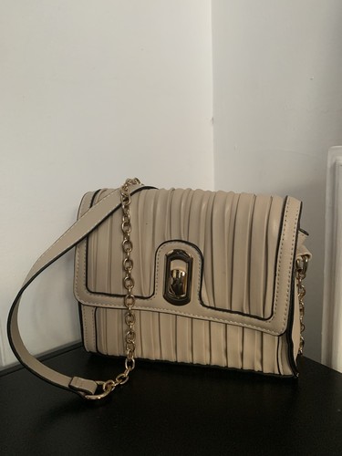 Womans cross bodybag pre - bodybag, pre-owned