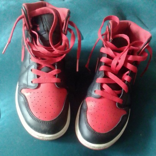 Used black and red - used,