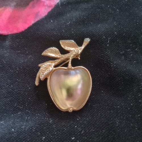 Vintage sarah coventry apple - sarah,