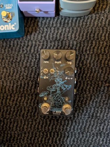 Rock chorus effect pedal - chorus,
