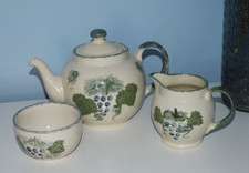 Poole Pottery Vineyard Grape