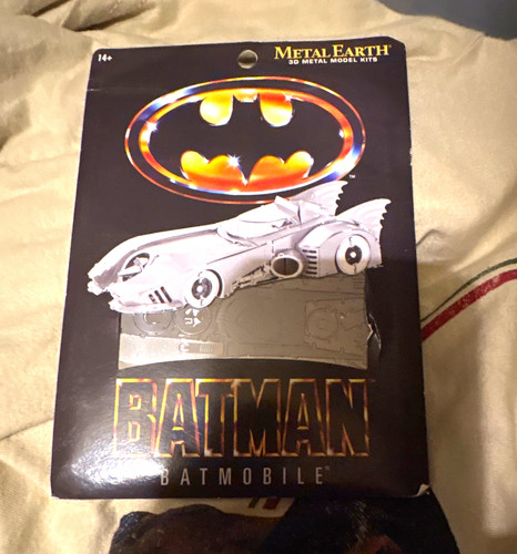 Metal earth batman - earth,