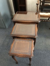 Vintage Nest Of 3 Stacking Glass Topped Tables Queen Anne Legs