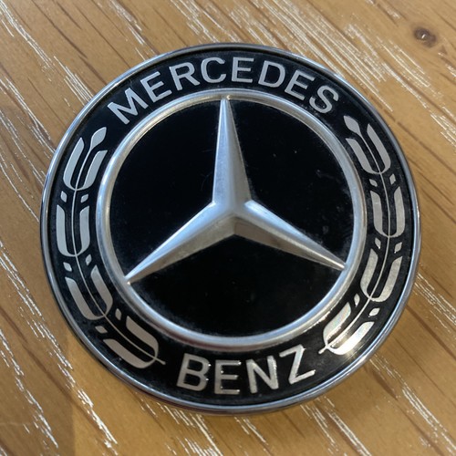 Mercedes benz bonnet - mercedes-benz, wreath