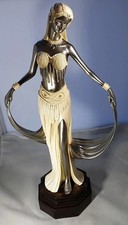 Stunning vintage expression - stunning,