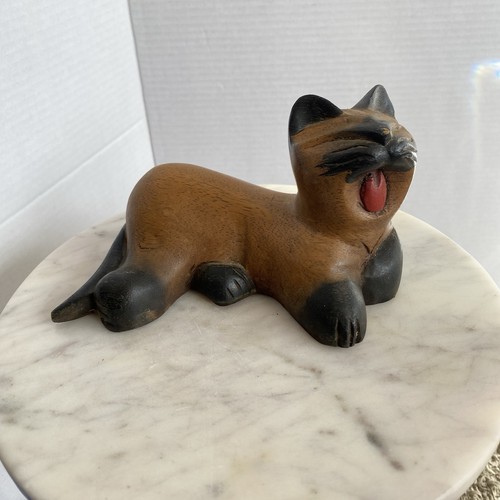 Vintage wooden cat figurine - wooden,