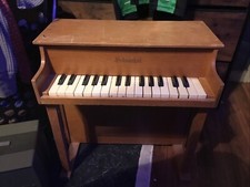 SCHOENHUT 25-Key Toy Piano
