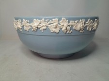 Wedgwood Blue & White Vine 9"
