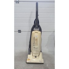 Electrolux HiLight Pet Lover CE05041 Upright Vacuum Cleaner Corded 1450W Bagless