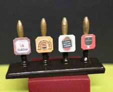 DOLLS HOUSE PUB =  (  4 bar