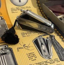 Extremely Rare Vintage Ronson “Vee”Black Enamel Lighter Excellent Condition USA