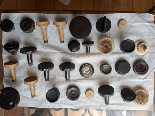 Assorted bakelite radio knobs - assorted,