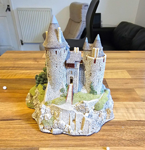 Lilliput lane castell coch - lane,