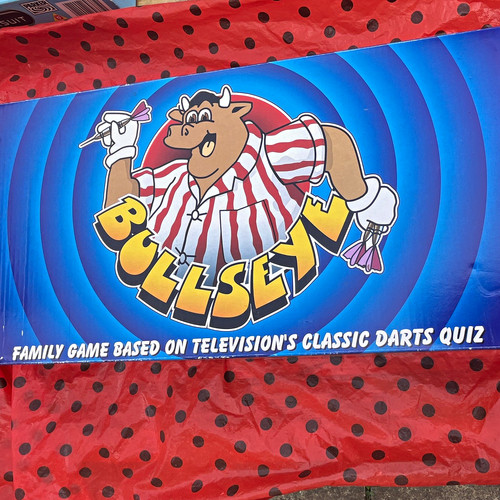 Bullseye classic darts quiz - bullseye,