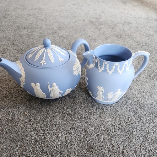 Wedgwood blue jasperware - blue,