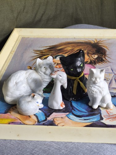 Vintage creepy cat figurines - cat,