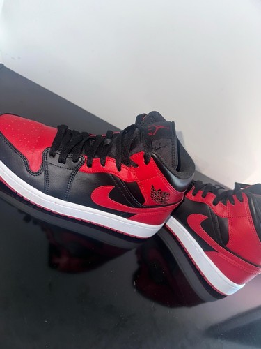 Nike air jordan mid - air,