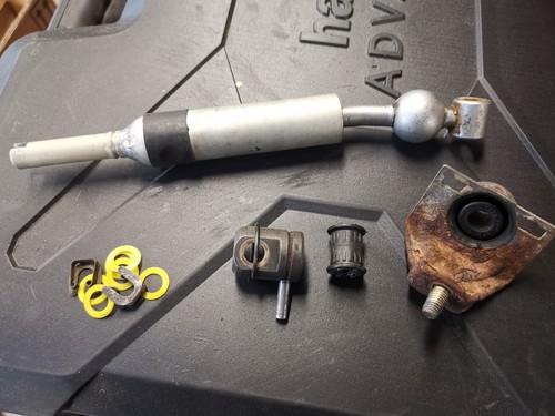 Bmw e34 gear linkage parts - linkage,