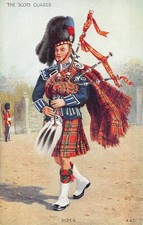 POSTCARD   MILITARY   PIPER THE     SCOTS  GUARDS