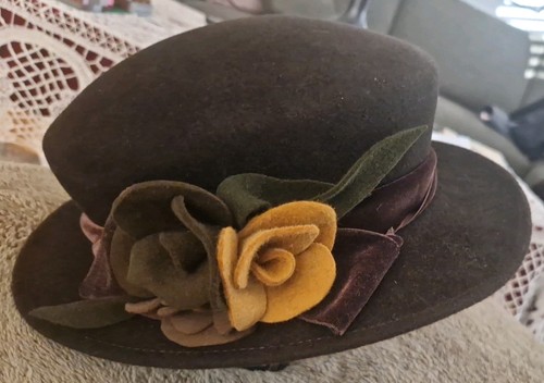 Ladies felt hat with velvet - ladies,