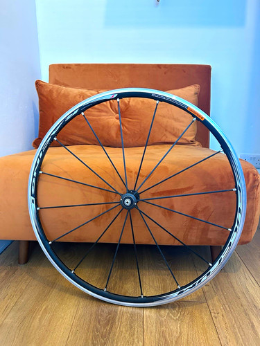 Fulcrum racing 700c front - front, road