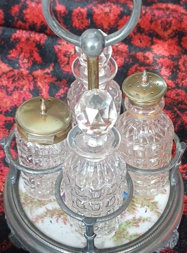 Glass salt pepper shakers - pepper, +