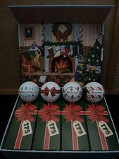 A Set of TaylorMade TP5 ‘Christmas’ Golf Balls