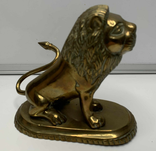 Vintage sitting lion brass - sitting,