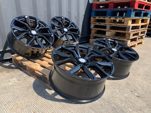 Black gloss alloy wheels - 22",
