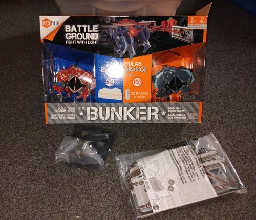 Hexbug the bunker set with - ,
