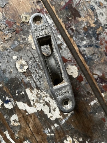 Sailing dinghy mast sheave - mast,