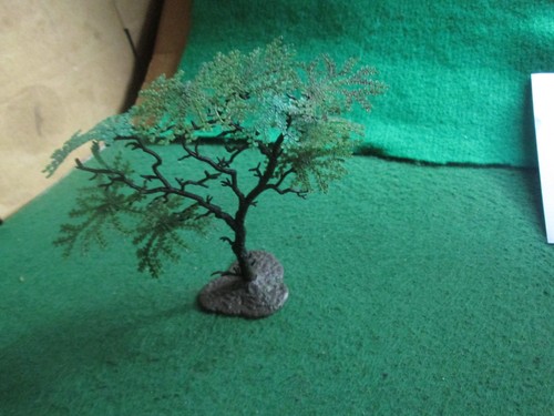 Britains tree - (lot, f33)