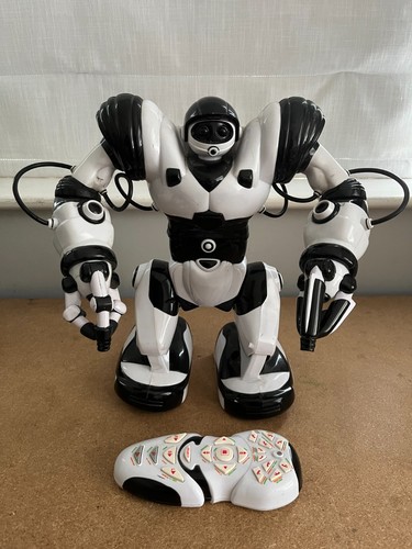Robosapien robot toy - robosapien,