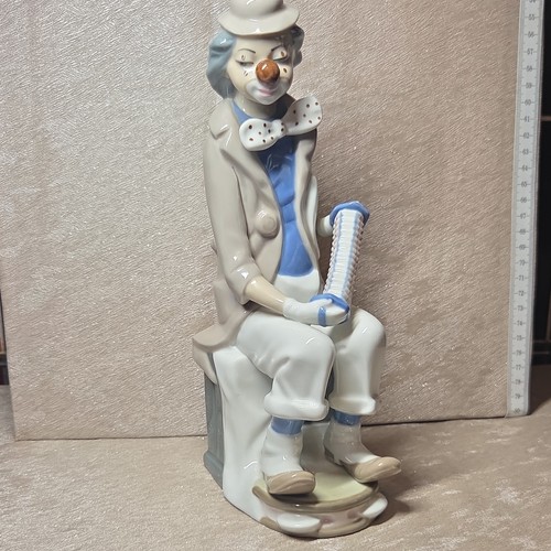 Casades porcelain figurine - casades,