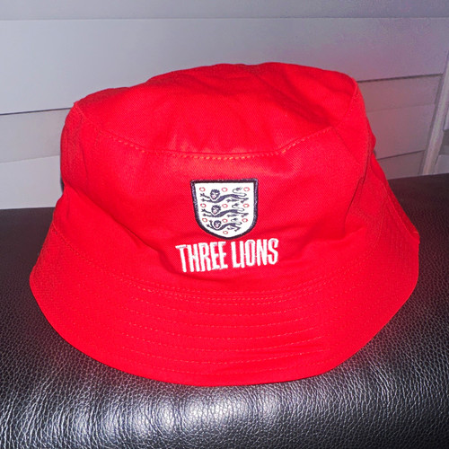 England three lions - three, bucket