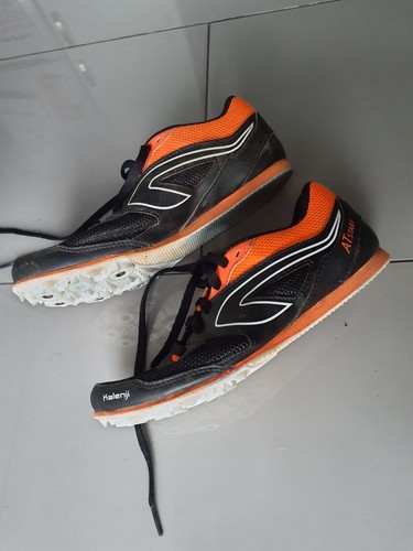 Running shoes track spikes - shoes,