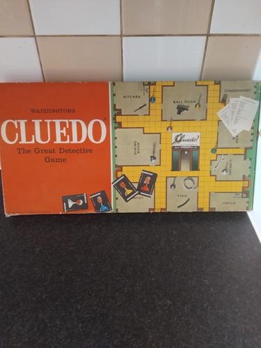Vintage 1970 cluedo board - vintage,