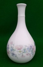 WEDGWOOD “ROSEHIP” TALL BUD VASE.