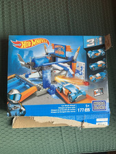 Hot Wheels Car Wash Attack Playset Mega Bloks