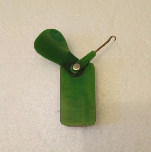 1950 green bakelite shoe - 1950's,
