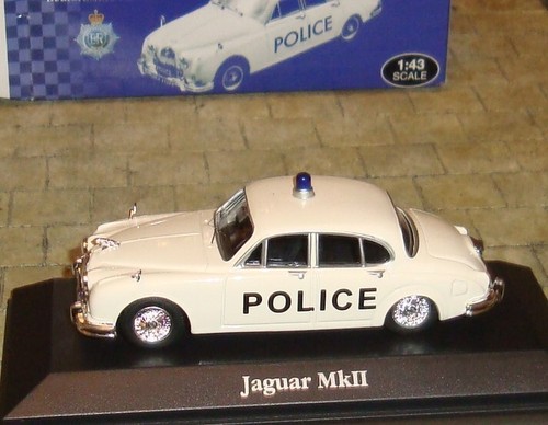 Jaguar mkii police car - police,