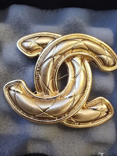 Stunning vintage chanel broach - stunning,