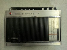 Vintage 1967 Sanyo Solid State 14 Transistor Radio Model 14H-636B