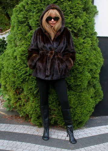 Natural saga mink - fur, coat