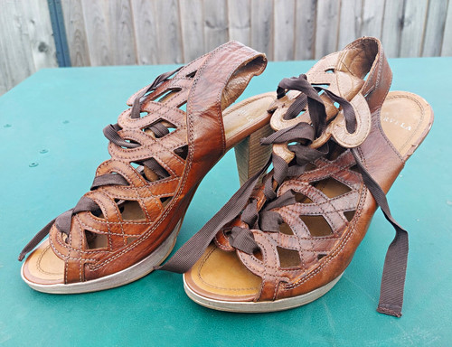 Carvela brown leather - open, toe