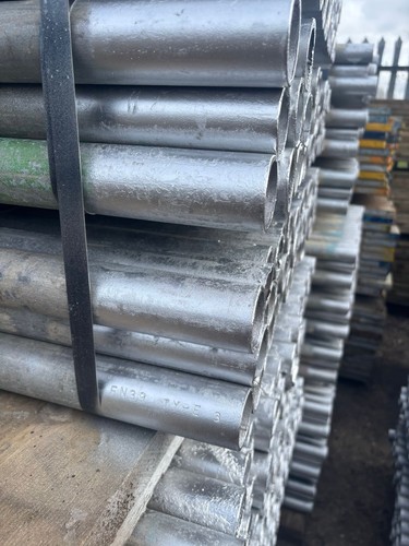 10ft scaffolding tube 3m - /,
