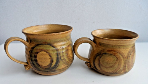 Vintage pair mugs alvingham - mugs,